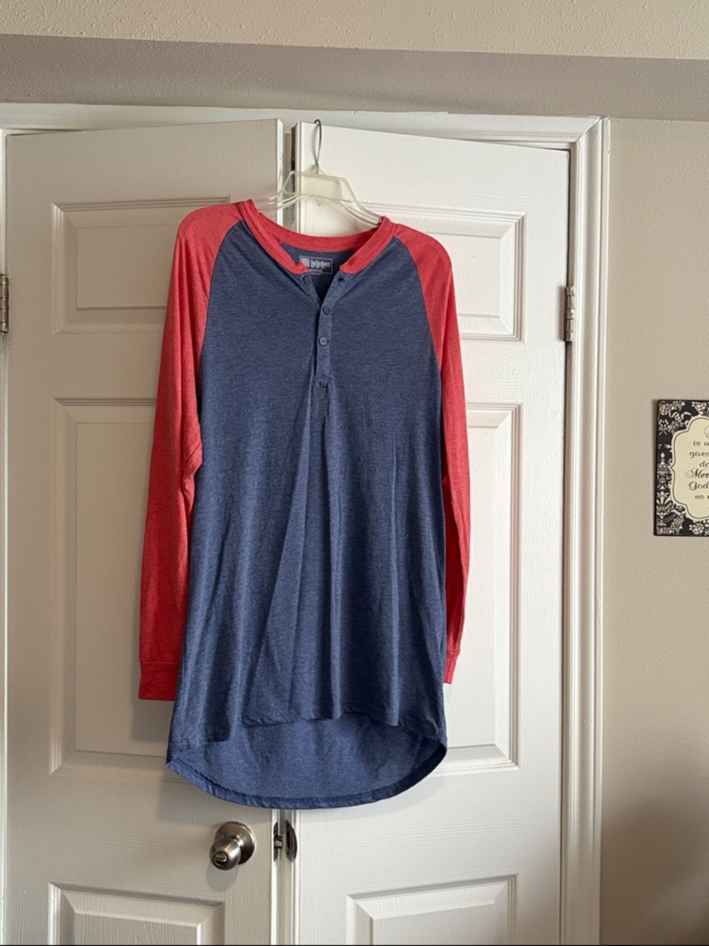 LuLaRoe unisex top. Size medium